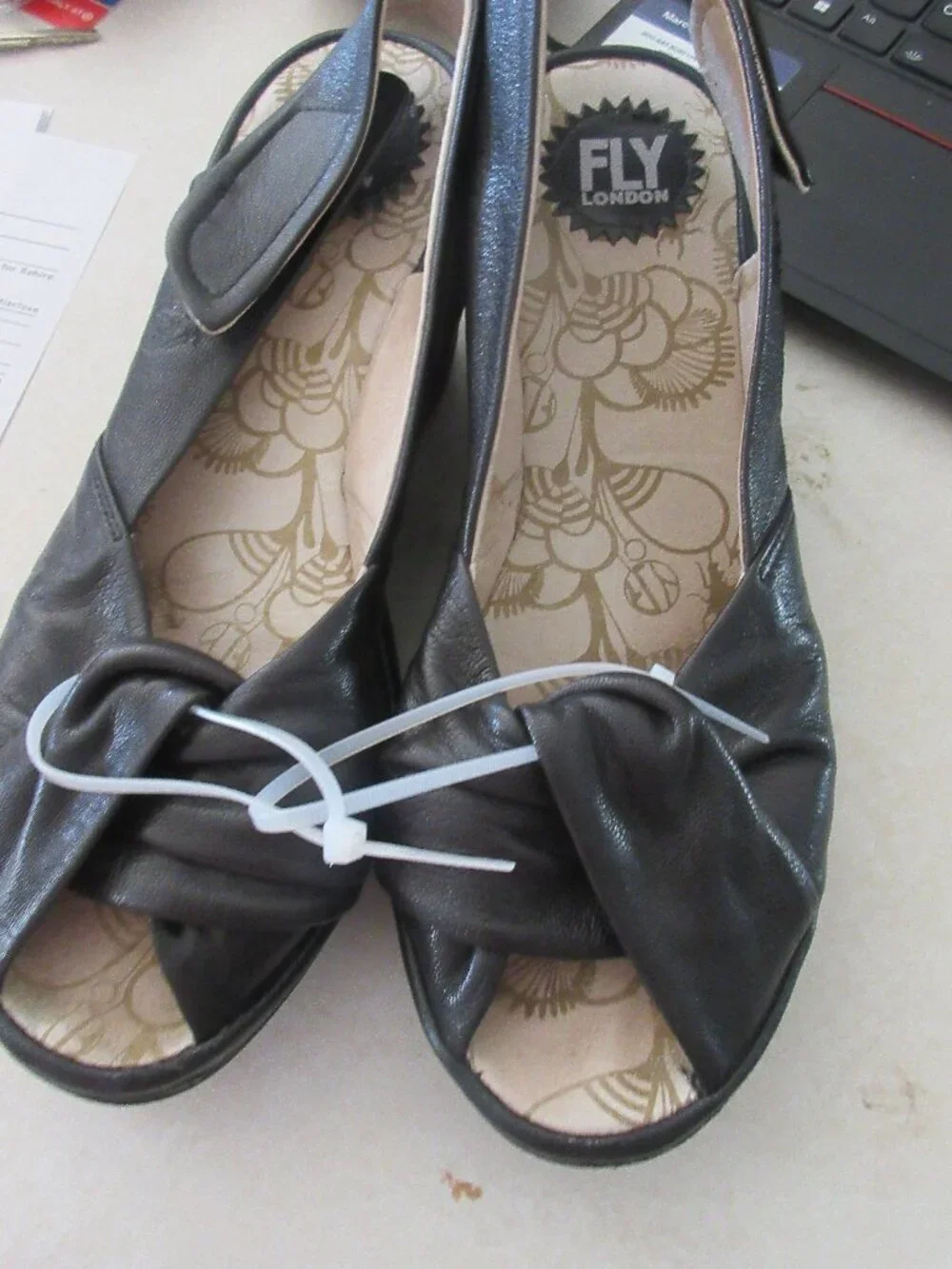FLY LONDON Black Leather Wedge Sandals Peep Toe Ankle Strap US 8.5 EU 39